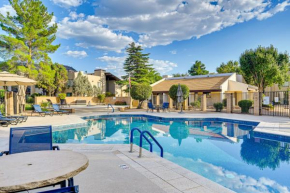 Peaceful Sedona Resort Retreat with Pool Access